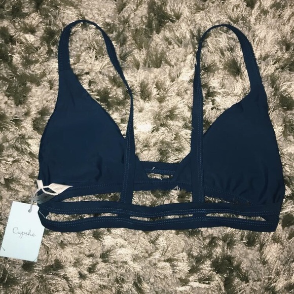 Cupshe brand be swimsuit - Picture 2 of 5